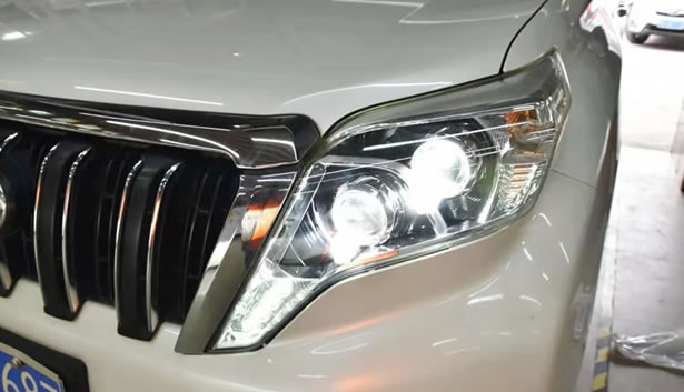 西安丰田霸道车灯改装LED双光透镜大灯及日行灯专用套件
